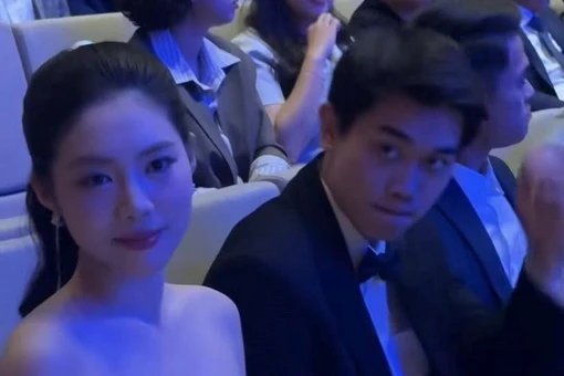 Danh tính nàng Á hậu mang quân hàm thiếu úy "lọt top tìm kiếm" với Đình Bắc