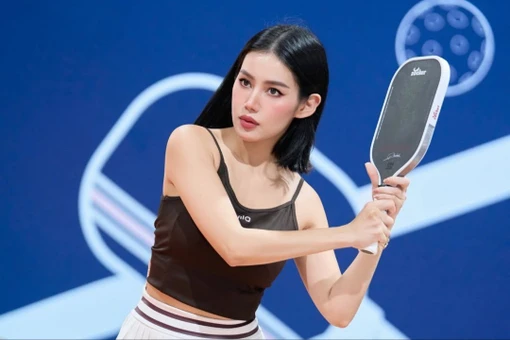 Milan Phạm nổi bật trên sân pickleball với vẻ đẹp quyến rũ