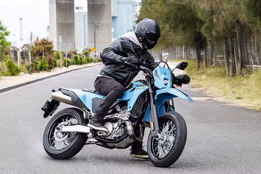 [GALLERY] Tận thấy Suzuki DR-Z4SM 2026 - cào cào đường phố gần 200 triệu đồng