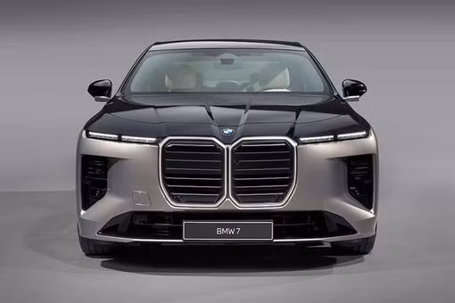 BMW 7 Series 2027 thay đổi toàn diện, "đấu" Mercedes-Benz S-Class