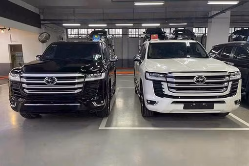 Toyota Land Cruiser LC300 Hybrid chưa về Việt Nam đã kênh đến 700 triệu 