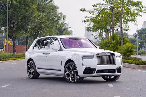 Rolls-Royce Cullinan 2025 chạy 800km, đại gia Hà Nội rao bán lỗ bạc tỷ