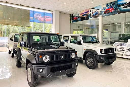 Suzuki Jimny "đại ha giá" tới 140 triệu tại đại lý Việt, cứu doanh số