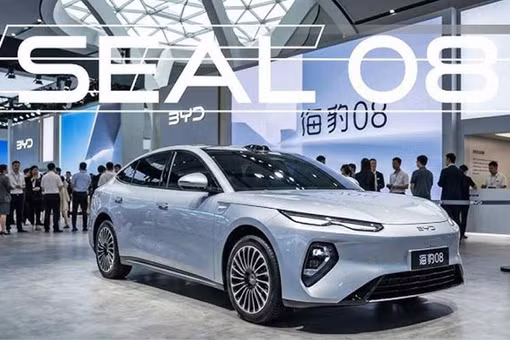 BYD Seal 08 - sedan cỡ lớn chạy tới 300 km "không uống 1 giọt xăng"