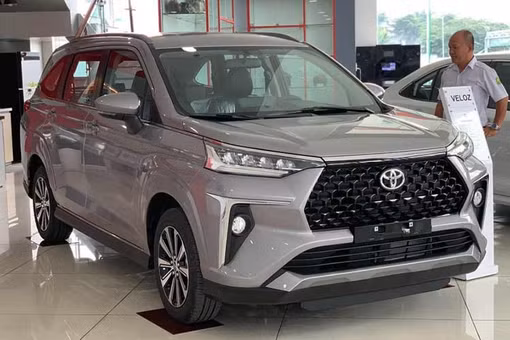 Toyota Veloz Cross giảm giá sâu tại đại lý Việt, cao nhất tới 115 triệu đồng