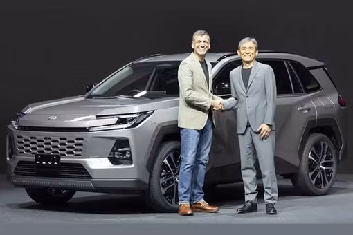 Toyota RAV4 sẽ được trang bị nhiều nút bấm vật lý hơn để chiều khách?