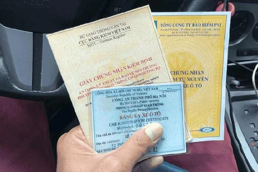 Chủ xe từ tháng 3 có thể được cấp chứng nhận kiểm định bản điện tử thay cho bản giấy. Ảnh: T.H.