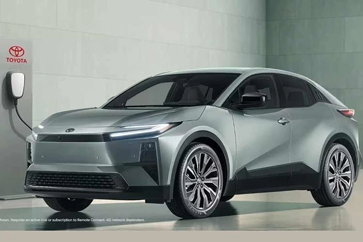 Toyota C-HR 2026 chốt giá từ 962 triệu đồng, lăn bánh 467 km/sạc