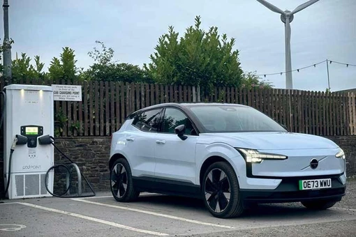 Volvo EX30 chạy điện nguy cơ cháy, hãng khuyến cáo giới hạn sạc 70%