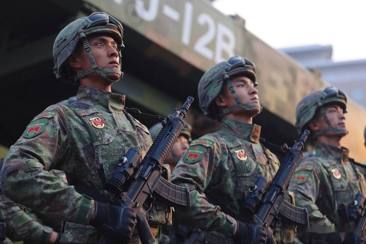 QBZ-191は、コンパクトな設計、軽量、そして優れた反動制御を特徴としており、物議を醸したQBZ-95モデルの完全な後継機と目されています。QBZ-191の正式配備は、人民解放軍が戦略レベルだけでなく、最も基本的な戦闘部隊においても、同期的な近代化の段階に入ったことを示しています。 13.jpg