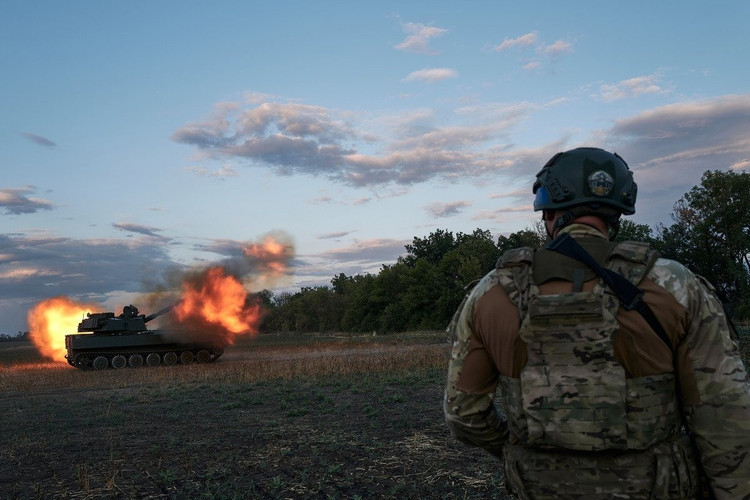 The situation in Toretsk is expected to remain tense as Russia may send more forces to search for a breakthrough, while Ukraine consolidates its fortifications and increases its UAVs to maintain the initiative. The victory in Katerynivka is not only a tactical success for Azov, but also demonstrates the adaptability of the Ukrainian Army in a war of attrition. 12-6326.jpg