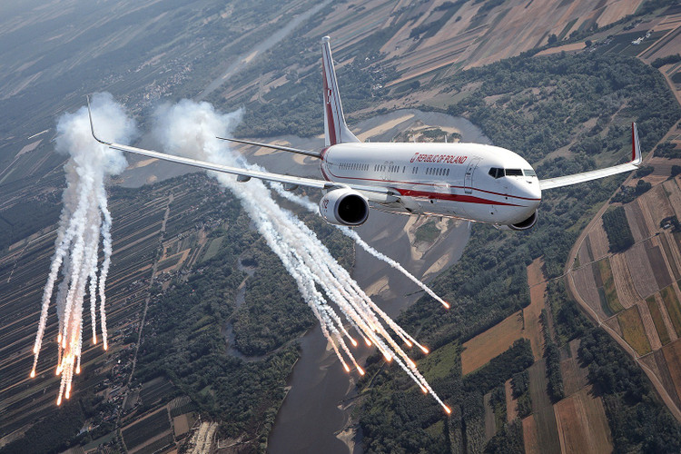 The Boeing 737 in this event is a BBJ2 (Boeing Business Jet 2) aircraft with registration number 0112, which joined the fleet in 2021 as part of the plan to modernize the military air transport force, replacing the Tupolev Tu-154M and Yakovlev Yak-40 lines of Soviet origin. 3-anh-the-war-zone-5256.jpg