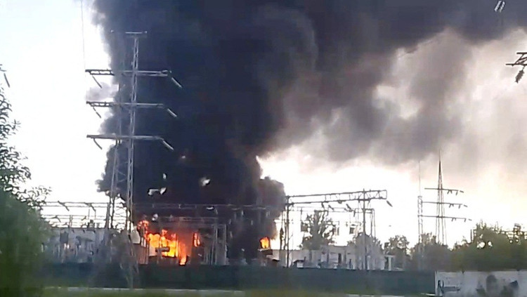 Para a população de Rostov, o incêndio foi um lembrete amargo de que o conflito havia chegado às suas portas. Embora a cidade estivesse longe da linha de frente, seu papel como centro logístico a tornava um alvo cada vez mais vulnerável. 10-3764.jpg