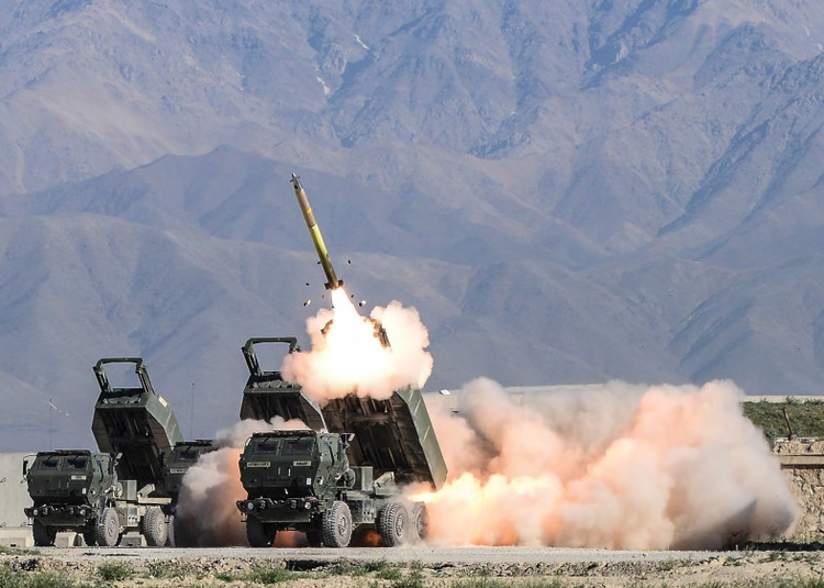 Хотя HIMARS по-прежнему остается очень популярной системой реактивной артиллерии и производится массово для удовлетворения мирового спроса, тот факт, что GMARS совместно разрабатывается и производится европейской оборонной корпорацией, не только делает систему легкодоступной для рынка НАТО, но и создает особую привлекательность для стран-членов альянса. 11.jpg
