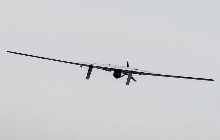 Der offiziellen Erklärung zufolge handelte es sich bei allen abgeschossenen Drohnen um Starrflügelflugzeuge, die die Ukraine bei ihren Operationen tief in russisches Territorium ausgiebig eingesetzt hat. Diese Drohnen haben den Vorteil, dass sie billig sind, eine große Reichweite haben und relativ große Sprengladungen transportieren können, die ausreichen, um Schäden an der Infrastruktur oder der Zivilbevölkerung zu verursachen, wenn sie das Luftabwehrnetz durchdringen. 3-anh-xcom-4137.jpg