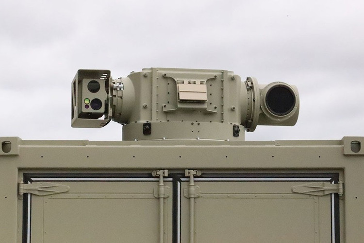 In terms of parameters, LASS produces 10-20 kW of power, can destroy targets in about 10 seconds at a distance of 1.5 km and cause a blinding effect at 3 km. This range makes it an ideal choice for “mobile fire groups” specializing in intercepting low-altitude UAVs. 6-8250.jpg