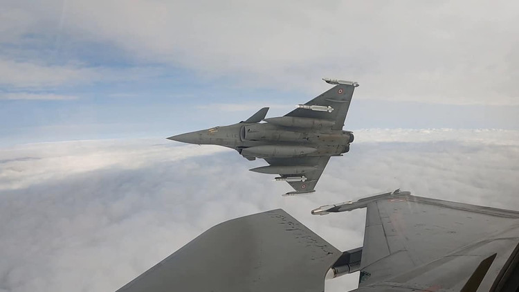 This deployment shows that NATO is not only a passive defense but also an active deterrent, making Russia think twice before launching attacks near the alliance's borders. The fighter's rapid reaction capability creates a 4-anh-wikipedia.jpg