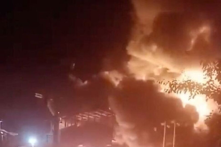 Em 27 de agosto de 2025, um ataque de drone ucraniano na cidade de Rostov-on-Don, no sul da Rússia, causou um incêndio de grandes proporções que obrigou dezenas de moradores a evacuarem suas casas. O incidente é considerado um dos ataques mais graves a um grande centro urbano russo nas últimas semanas. 1-anh-reuters-9414.jpg