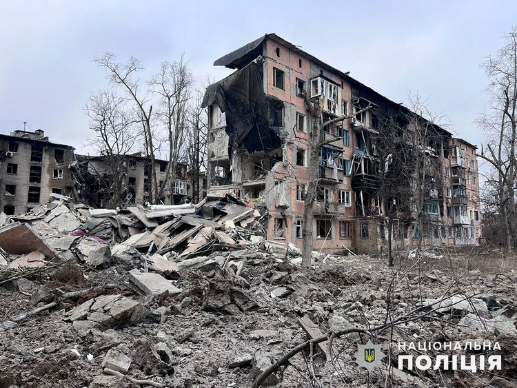 地理的に見て、ドニプロペトロフスクは特別な戦略的重要性を持つ。重要な工業地帯であり、ドンバス地方と首都キエフの間の「盾」とみなされている。ロシア軍がここで突破口を開こうとすれば、新たな攻撃方向が開かれる可能性があると同時に、ウクライナ軍の生命線である兵站線を脅かすことになる。 6.jpg