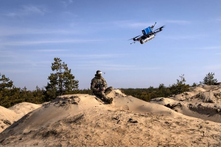 À medida que o conflito entra em seu quarto ano, o ataque de drones a Rostov demonstra que o conflito não se limita mais às linhas de frente. Grandes cidades russas, antes consideradas 12-5061.jpg