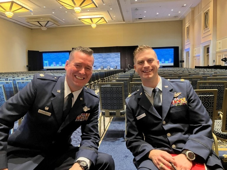 The information was revealed at the Air, Space and Cybersecurity 2025 Conference, where Colonel Timothy “Diesel” Causey, commander of the 494th Squadron, and Major Benjamin “Irish” Coffey shared rare experiences from battles defending Israel against waves of Iranian UAVs and missiles. 2-anh-the-war-zone.jpg