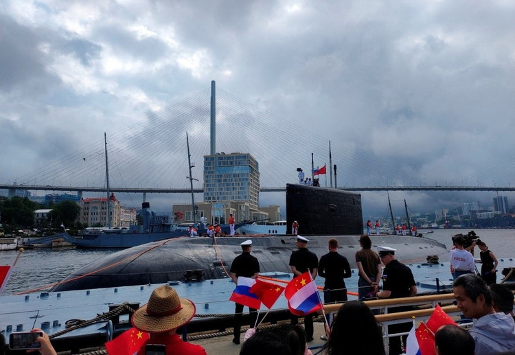 Tàu chiến Trung Quốc cập cảng Vladivostok. 394787.jpg