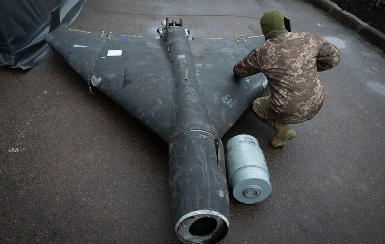 Wie das Magazin Defense Express bereits berichtete, hat die Ukraine offiziell bestätigt, dass sie über eine Abfangdrohne verfügt, die die russische Shahed-Drohne mit einem Düsentriebwerk abschießen kann. Die Erklärung stammt von Pawlo Palisa, stellvertretender Leiter der ukrainischen Präsidialverwaltung. Foto: @GUR Geheimdienst der Ukraine. 11-7696.png