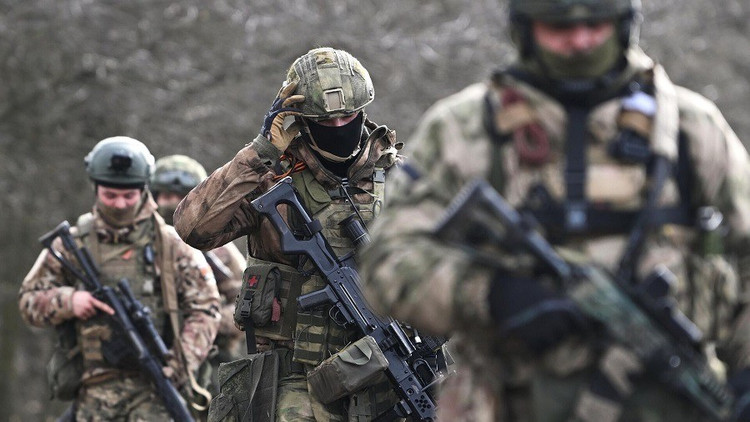 Крім того, російські джерела повідомили, що «східні» бойові групи Збройних сил Росії «досягають послідовних успіхів» в Успенівсько-Павловському районі. Було захоплено кілька важливих українських опорних пунктів на південному фланзі Новоіванівки, що наблизило Росію до стратегічного маршруту, що веде до Новогригорівки. 5-anh-xcom.jpg