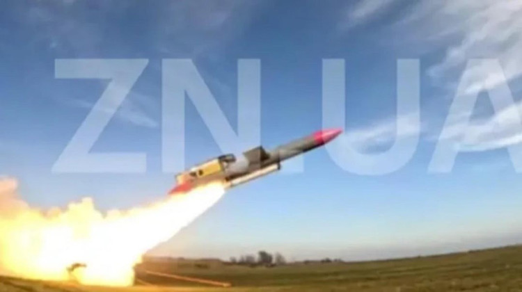 Si les capacités du Flamingo restent à tester, son apparition témoigne de la détermination et de la créativité de l'industrie de défense ukrainienne. Déployé à grande échelle, ce missile pourrait devenir un nouvel atout permettant à Kiev de menacer directement les centres de pouvoir au cœur de la Russie, une menace que le Kremlin n'a pas connue depuis le début du conflit. 12.jpg