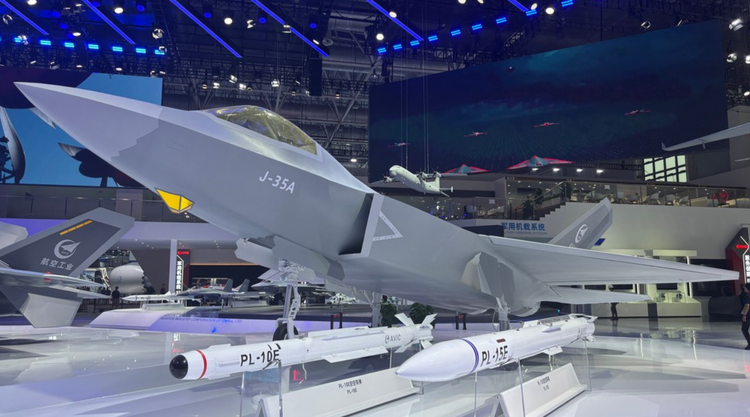 もし確認されれば、J-35Aの量産は中国のステルス機能力拡大における大きな一歩となり、現在運用中のJ-20を補完し、紛争地域における作戦行動における中国海軍航空能力の強化に貢献することになるだろう。写真:@China Daily 13.png