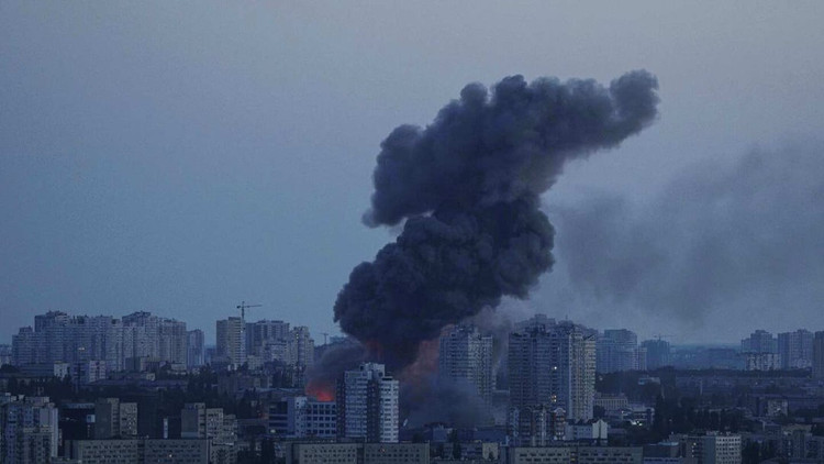 After Russia launched its most intense airstrikes on Ukraine in late September, NATO immediately took action. The alliance's fighter jets were mobilized, radar and air defense systems were put on high alert, to protect member countries, especially Poland. 1-anh-reddit.jpg