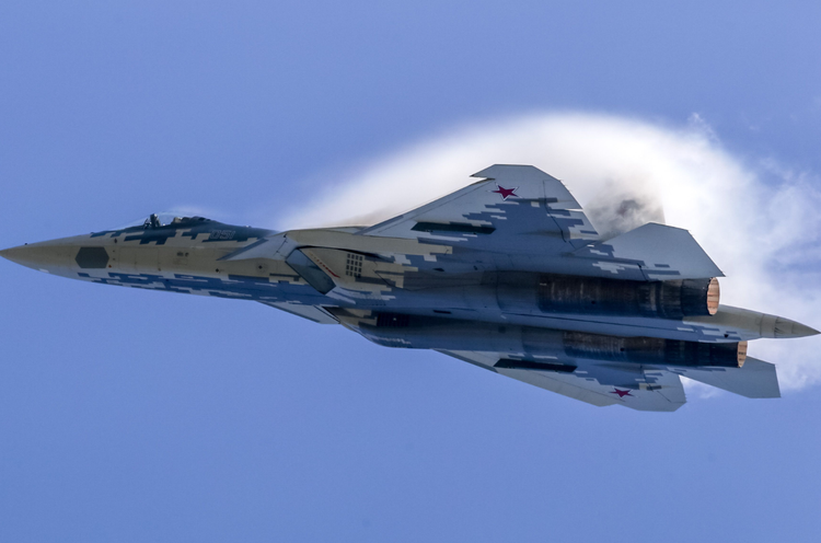 Bien que l'Inde cherche actuellement à développer un chasseur local de cinquième génération dans le cadre du programme d'avion de combat moyen avancé (AMCA), cela ne devrait pas se concrétiser avant la fin des années 2030, voire plus tard, car les principaux programmes de défense du pays continuent de subir de sérieux retards. Photo : @ Defence Blog. 10-758.png