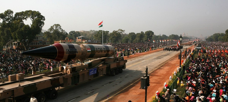 Dans ce contexte, l'Agni-5 se distingue comme un moyen de dissuasion stratégique, aidant l'Inde à renforcer ses défenses et à prévenir un conflit à grande échelle. Parallèlement, il envoie un message clair : New Delhi est un pilier de sécurité fiable dans la région indopacifique, renforçant ainsi sa position stratégique internationale. 11.jpg