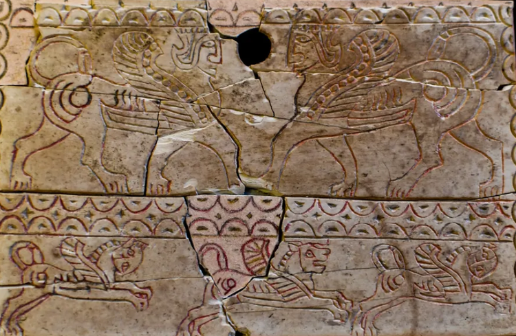 The raid also uncovered bone and ivory objects decorated in the Phoenician style with Egyptian motifs, including scenes from the animal kingdom, along with geometrical ornaments. Police believe the ivory objects were illegally excavated from one of the ancient sacred mounds in the Samaritan region. Photo: @IAA. 7-8878.png