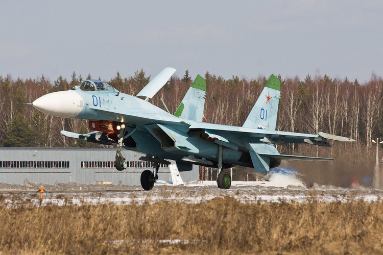 Instead of relying entirely on the Su-57, Russia is making the most of its long-range air defense network and upgrading older fighter jets such as the Su-30, Su-34, and Su-35. This approach maintains the number of fighter jets while combining it with ground defense superiority to counter NATO air power in an asymmetrical manner. 10.jpg
