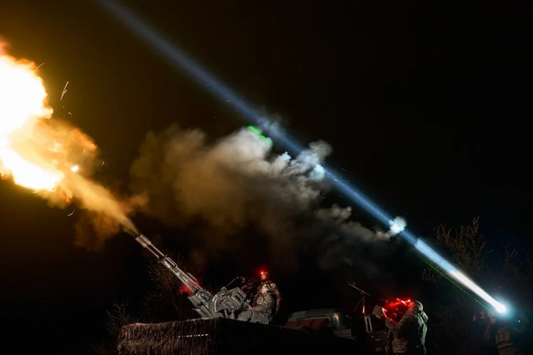 In den letzten Jahren hat die Ukraine den Einsatz von Drohnen als „schlechte, aber effektive Waffe“ ausgeweitet. Während Drohnen früher hauptsächlich zur Aufklärung und Artillerieunterstützung eingesetzt wurden, betrachtet Kiew sie heute als Mittel, um den Mangel an Langstreckenraketen und Kampfjets auszugleichen. 6-5496.jpg