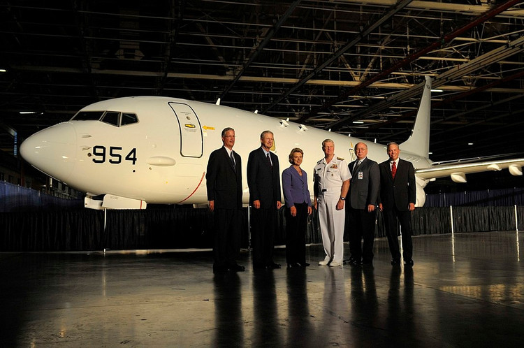 وافقت وكالة التعاون الأمني الدفاعي الأمريكية في عام 2021 على عقد شراء ست طائرات من طراز P-8I Poseidon بقيمة أولية تبلغ 2.42 مليار دولار أمريكي. ومع ذلك، بسبب تأثير التضخم القوي والضرائب الجديدة، ارتفعت تكلفة العقد بنحو 50٪، لتصل إلى حوالي 3.6 مليار دولار أمريكي، مما أجبر الحكومة الهندية على إعادة النظر. 3-anh-militarnyi.jpg
