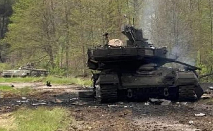 По данным Defense Express, полк «Ахиллес» ранее уничтожил танк Т-90М и повредил еще один в Харьковской области в конце марта 2025 года. Фото: @Independent Unmanned Systems 429 «Ахиллес». 11-6769.png
