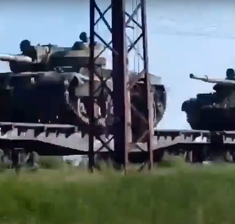 Trotz dieser Bemühungen bleiben die Verluste hoch. Fotos und Videos, die seit Beginn der Großoffensive im Jahr 2022 bestätigt wurden, zeigen, dass Russland in der Ukraine mehr als 150 T-62-Panzer verloren hat. Foto: @19FortyFive. 6-7853.png