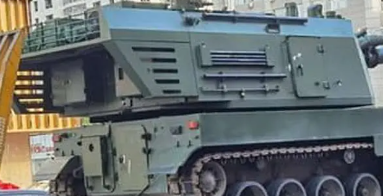 Das SH16 155 mm soll vor 2027 in Dienst gestellt werden. Das System könnte bei der bevorstehenden Militärparade der chinesischen Armee am 3. September offiziell vorgestellt werden. Foto: @armyrecognition. 2.png