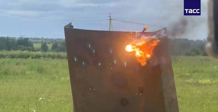 Berichten zufolge hat das getestete Lasersystem eine Ausgangsleistung von nur 3 kW. Das Unternehmen soll jedoch eine leistungsstärkere Version mit bis zu 80 kW entwickelt haben, um ukrainische Drohnen abzuwehren und so industrielle und kritische Infrastruktur zu schützen. Foto: @TACC. 7-2061.png