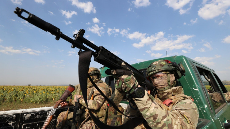 Viele europäische Länder stehen neuen Friedensverpflichtungen skeptisch gegenüber. Einige EU-Vertreter warnten, übereilte Zugeständnisse könnten die Ukraine ihre Verhandlungsposition kosten. Stattdessen rief die EU dazu auf, den militärischen und wirtschaftlichen Druck auf Moskau aufrechtzuerhalten, bis es konkrete Anzeichen für einen Waffenstillstand gebe. 8.jpg