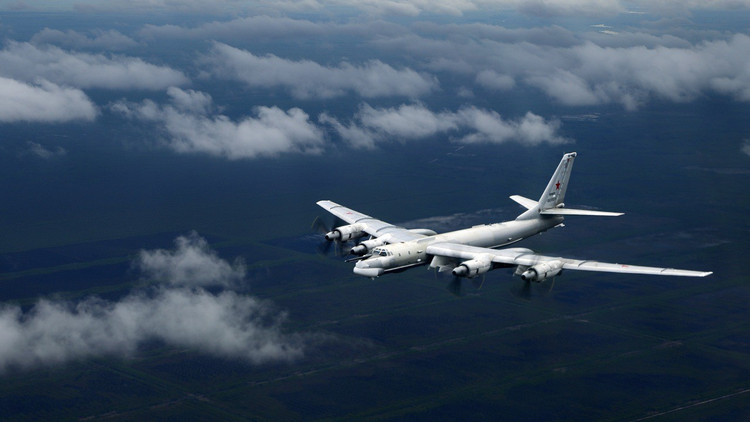 Untuk memperkuat kehadirannya, Moskow telah meningkatkan infrastruktur militernya di Chukotka dan Kamchatka serta mengerahkan unit-unit penerbangan jarak jauh tambahan. Berkat hal ini, Rusia terus menekan ADIZ AS-Kanada dan memperluas kendalinya atas wilayah udara utara. 10-8129.jpg