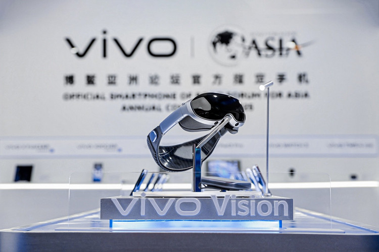 Sản phẩm kính Vivo Vision ra mắt tại sự kiện ở Bác Ngao. Ảnh: Vivo vvo2-1752046537-3952-1752046743.png
