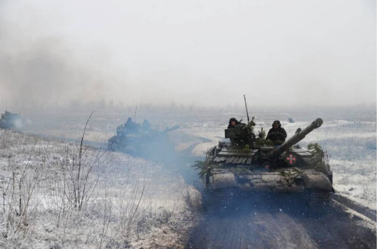 El Instituto Estadounidense para el Estudio de la Guerra (ISW) informó que Rusia está movilizando activamente fuerzas y medios para preparar una campaña a gran escala en la zona fronteriza con Járkov. Foto: Top War tj1-anh-top-war.png