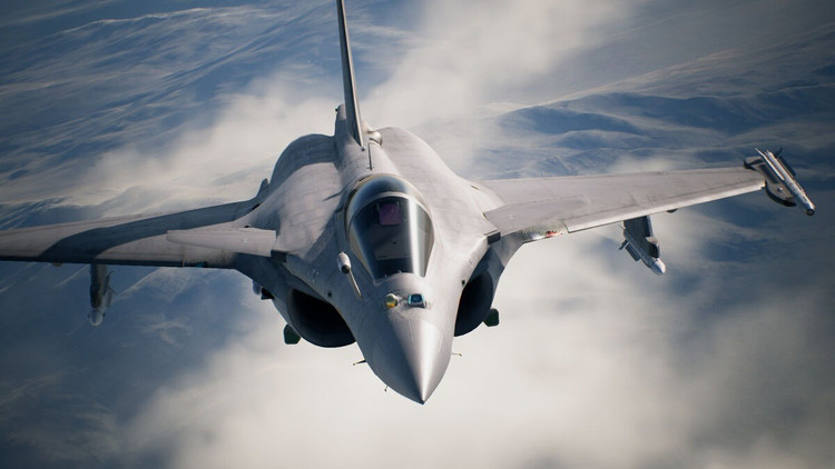 地域のライバル機と比較すると、ラファールは航続距離、兵装搭載量、センサー技術において明確な優位性を示しています。J-10CやパキスタンのJF-17ブロックIIIといった戦闘機は劣っており、改修されたF-16もAESAレーダー、電子戦能力、多用途能力において匹敵するのは困難です。 8-2142.jpg