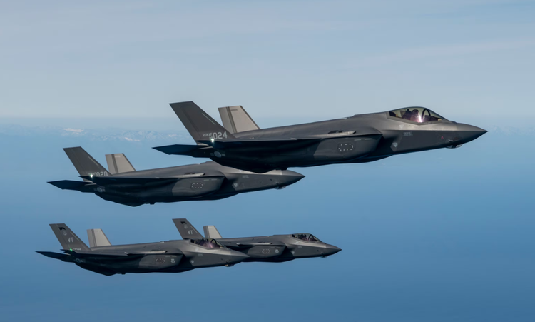 Auparavant, l'achat du F-35 était peu probable, en grande partie en raison des contrôles stricts imposés par les États-Unis sur l'utilisation de leurs avions de chasse, particulièrement stricts pour les avions de cinquième génération, très sensibles. Photo : @19FortyFive. 5-5495.png