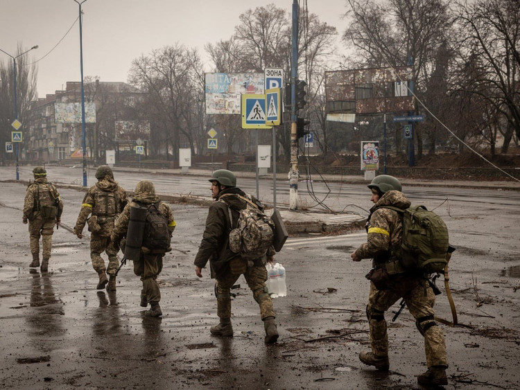 Ukraine’s strategy is clearly aimed at “eroding” the enemy’s strength through precision strikes, targeting the near rear, command centers, and troop concentrations. UAVs like the Privet-299 are at the forefront of this strategy, as they combine speed, maneuverability, and surprise. 7-4299.jpg