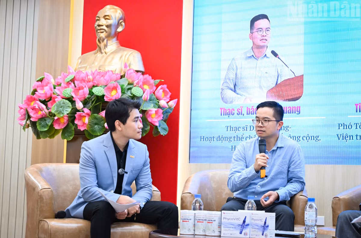 Thạc sĩ, bác sĩ Từ Quang – Thạc sĩ Dinh dưỡng-Hoạt động thể chất và y tế công cộng, Học viện Quân y trao đổi tại buổi tọa đàm. Ảnh: THÀNH ĐẠT