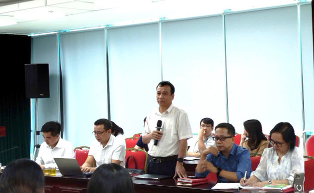 Đồng chí Lê Công Lương, đảng viên Chi bộ Ban Chuyên môn, Trưởng ban Khoa học và Hợp tác quốc tế LHHVN phát biểu thảo luận Đồng chí Lê Công Lương, đảng viên Chi bộ Ban Chuyên môn, Trưởng ban Khoa học và Hợp tác quốc tế LHHVN phát biểu thảo luận